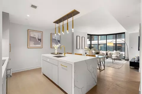 55 Lagrange St #1701, Boston, MA 02116
