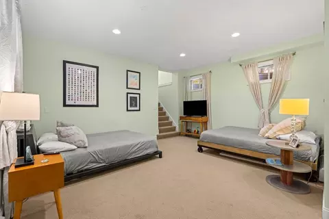 Bedroom - 17 Fenmere Ave, Wellesley, MA 02482 photo 5 of 5