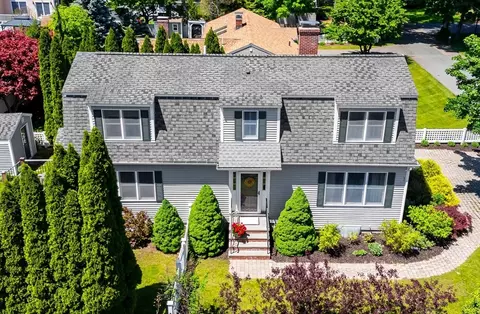 17 Fenmere Ave, Wellesley, MA 02482