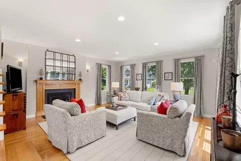 Living - 17 Fenmere Ave, Wellesley, MA 02482 photo 1 of 2