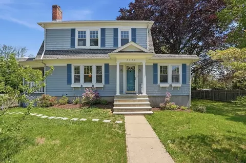 2080 County St, Somerset, MA 02726