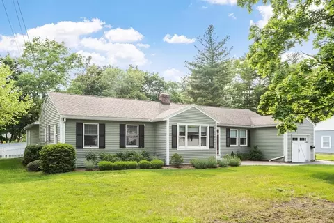 26 Woodlawn Ave, Chelmsford, MA 01824