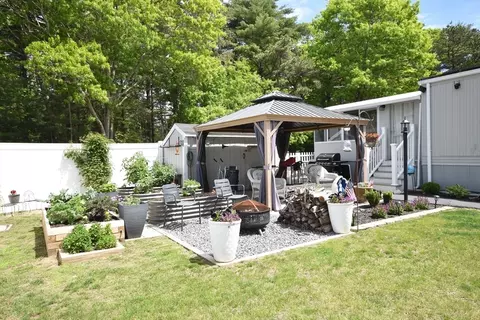 26 Coachmen Ter, Plymouth, MA 02360
