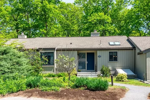 235 Aspen Cir #235, Lincoln, MA 01773