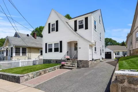 711 Lagrange St, West Roxbury, MA 02132
