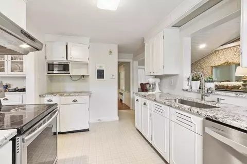 Kitchen - 11 Whitla Dr, Worcester, MA 01604 photo 4 of 5