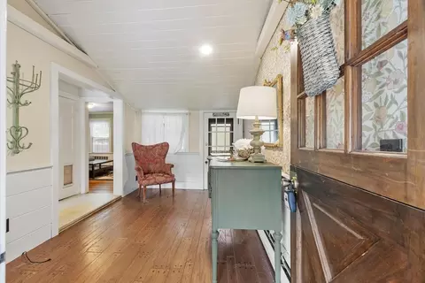 Entry Way - 11 Whitla Dr, Worcester, MA 01604 photo 1 of 2