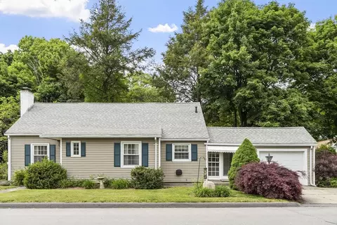 11 Whitla Dr, Worcester, MA 01604