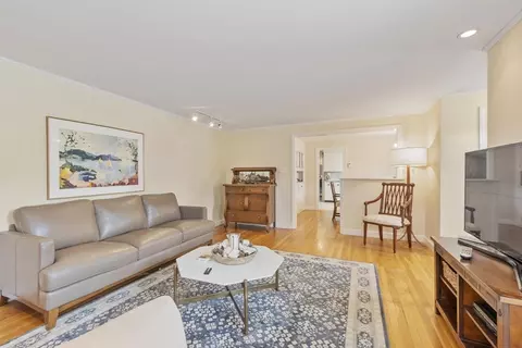 Living - 11 Whitla Dr, Worcester, MA 01604 photo 3 of 3