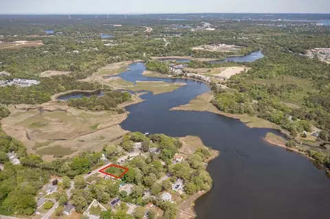 4 Wren Ter, Wareham, MA 02571