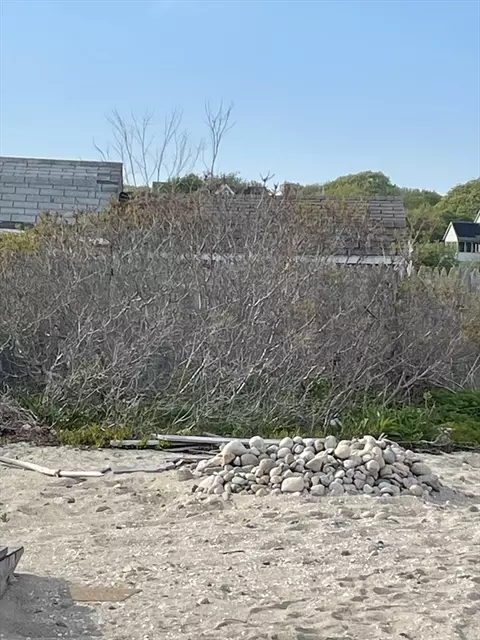 49 E Beach Rd, Westport, MA 02790 photo 3