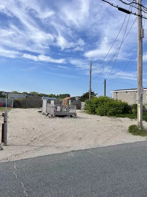 49 E Beach Rd, Westport, MA 02790 photo 5
