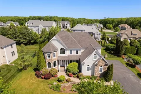 21 Coach Rd, North Attleboro, MA 02760
