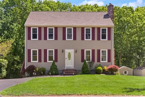 98 Laurelwood Dr, North Attleboro, MA 02760