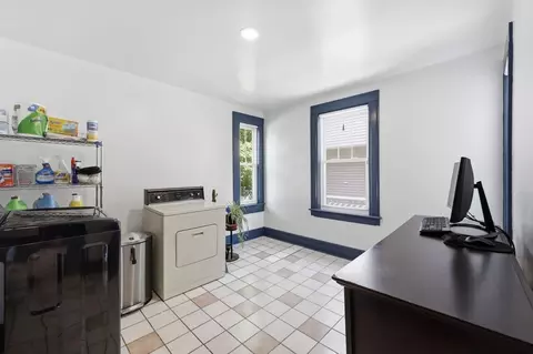 585 Armory St, Springfield, MA 01104 photo 21