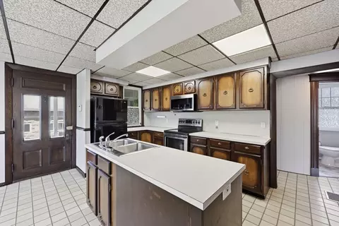 585 Armory St, Springfield, MA 01104 photo 13