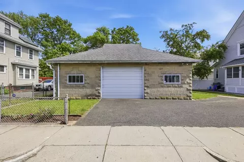 585 Armory St, Springfield, MA 01104 photo 39