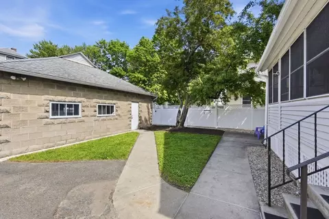 585 Armory St, Springfield, MA 01104 photo 35