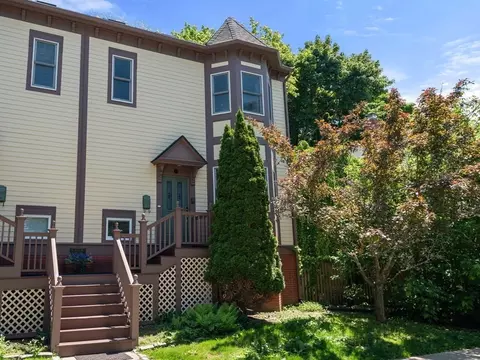 70 Victoria St #70, Somerville, MA 02144