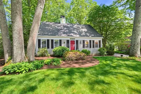 111 Anawan Rd, North Attleboro, MA 02760