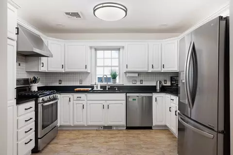46 Howland St #46, Needham, MA 02492 photo 5