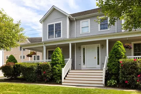 46 Howland St #46, Needham, MA 02492