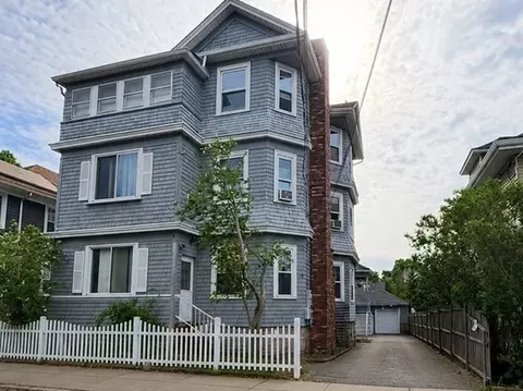 37 Shawmut St, Fall River, MA 02720
