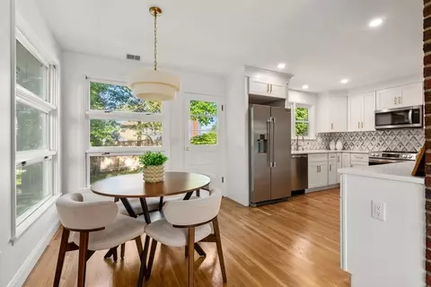 Dining - 8 Everett St, Wakefield, MA 01880 photo 1 of 2