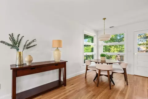 Dining - 8 Everett St, Wakefield, MA 01880 photo 2 of 2