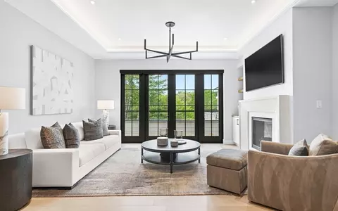 148 Weston Rd #304, Wellesley, MA 02482