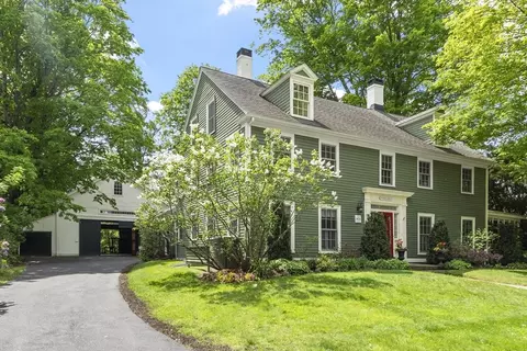 44 Andover St, North Andover, MA 01845
