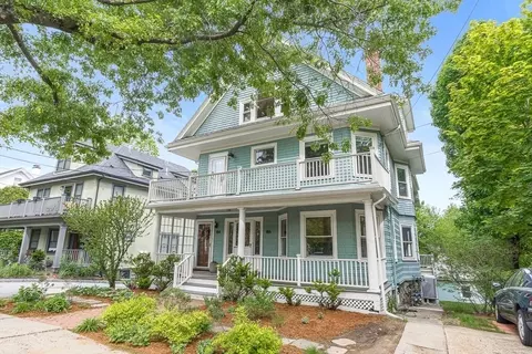 186 Pleasant St #1, Arlington, MA 02476