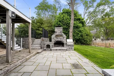 Exterior - 35 Doty Ave, Danvers, MA 01923 photo 7 of 8