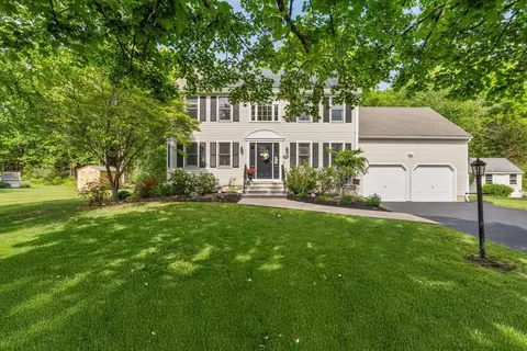 9 Catherine Ave, Franklin, MA 02038