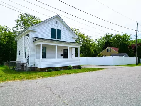 58 Pond St, Swansea, MA 02777