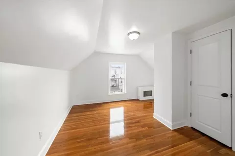 Bedroom - 16 Oakes St, Everett, MA 02149 photo 4 of 7