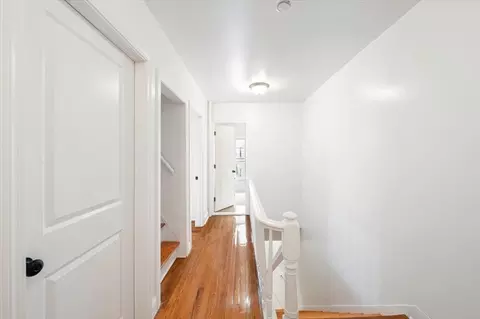 Entry Way - 16 Oakes St, Everett, MA 02149 photo 2 of 5
