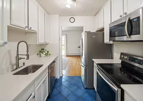 Kitchen - 1 Charles St #V, Reading, MA 01867 photo 1 of 2