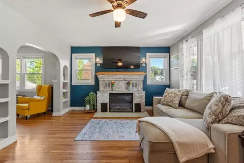195 Leamy St, Gardner, MA 01440