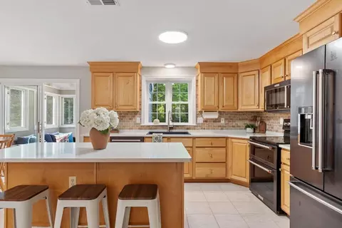 10 John Swift Rd, Acton, MA 01720 photo 4