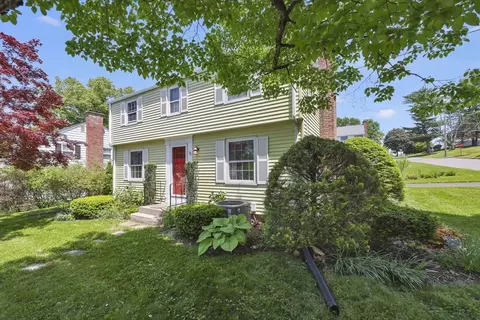 121 Benz St, Springfield, MA 01118 photo 3