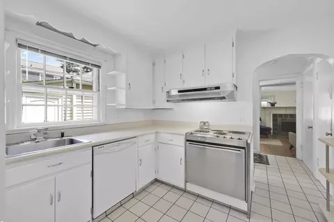 121 Benz St, Springfield, MA 01118 photo 19