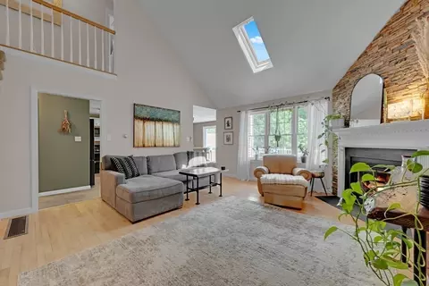 29 Coldspring Dr #D, Sutton, MA 01590 photo 2