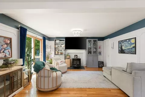 Living - 71 Hesperus Ave, Gloucester, MA 01930 photo 1 of 3