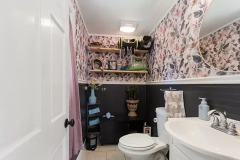 Bath - 71 Hesperus Ave, Gloucester, MA 01930 photo 3 of 4