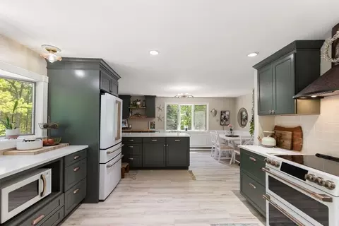 Kitchen - 71 Hesperus Ave, Gloucester, MA 01930 photo 4 of 7