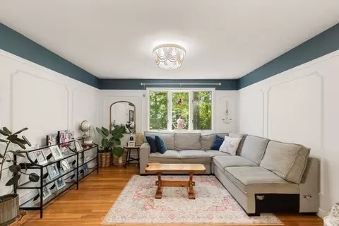 Living - 71 Hesperus Ave, Gloucester, MA 01930 photo 3 of 3