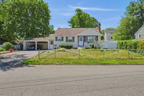 93 Rogers Dr, Stoughton, MA 02072