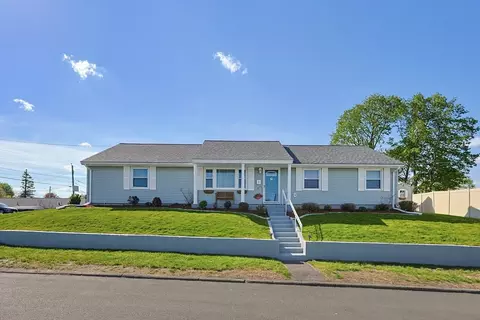 2 Theresa Rd, Stoneham, MA 02180