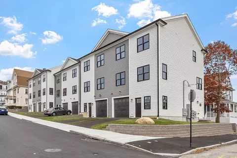 10 Windsor St #E, Worcester, MA 01605